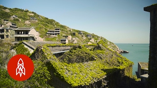 Lush Greenery is Reclaiming this Abandoned Chinese Oasis