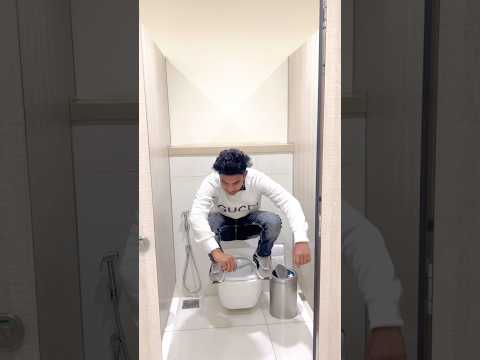 First time in English toilet 🚽🤣 #funny #treandingprank #vairlprank #prank #virelprank #shorts ￼