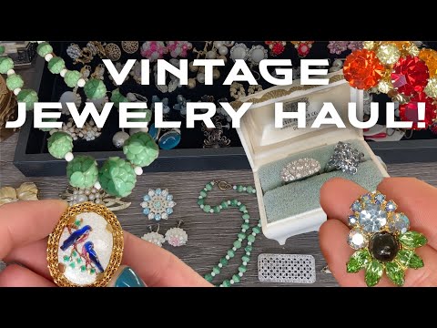 Vintage jewelry haul! Brooches, Necklaces, Rings and wonderful lot of vintage Earrings!