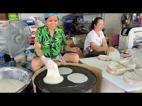 Hand Spread Thin Tawa Roti Making | Street Food