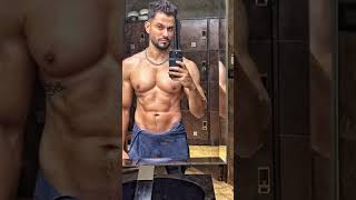 Uff!! Kunal Khemu's perfectly sculpted body is hard to resist