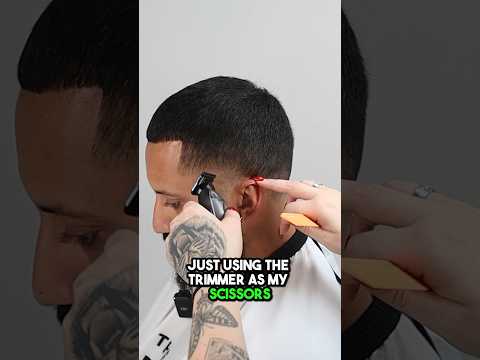 How to corner blend with your trimmers to shatter solid lines  @cutsbykenna_ #barbers #barberlife