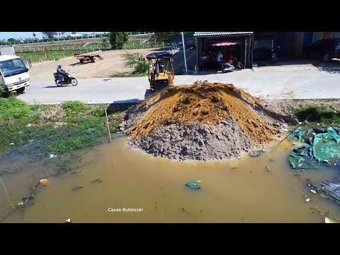 Very fast action!! 1Day Complete 100% work side 6x35m by dozer pour soil with many 50 dump truck