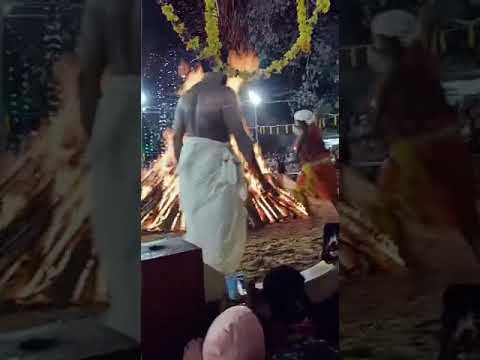 Thiruvananthapuram Kerala SRI Rajeswari Temple Hindu Ritual AGNI KAVADI during midnight 🔥🔥🙏🙏🙏