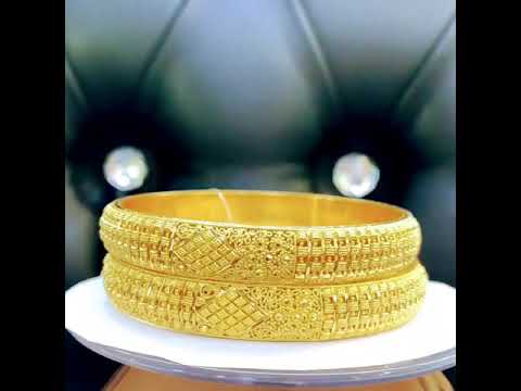 short video #dezyfashion# beautiful gold bangles designs!!