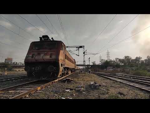 14623 Patalkot Express arriving at VIDISHA | 14623 पातालकोट एक्स्प्रेस का विदिशा में आगमन