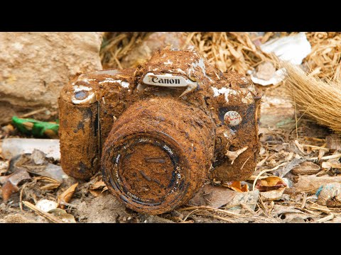 Fully restoration 1960's CANON EOS KISS film camera that I found by chance