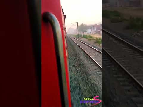 130 KMPH 🔥 INDIAN RAILWAYS Full Speed Wap7 #india #youtubeshorts #trending #indianrailways #shorts