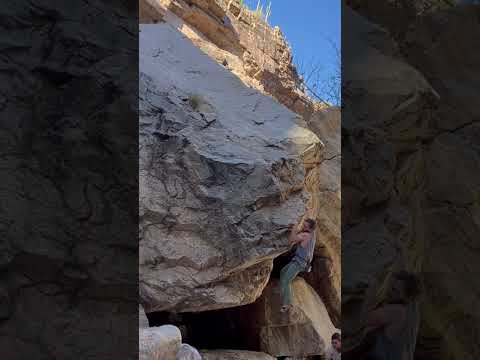 Tucson Bouldering Lil Hoot V7/8