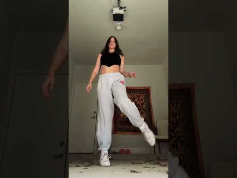 Shuffle Dance | Footwork Tutorial👟 #danceshorts