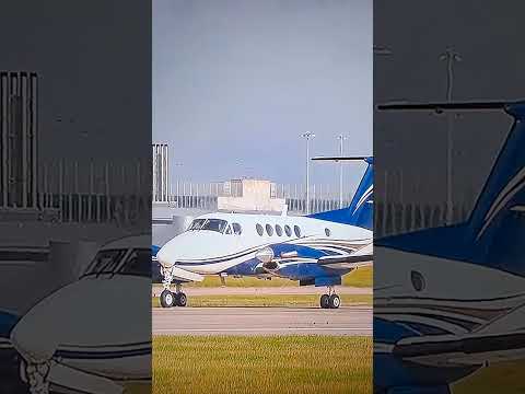 G-JASS Beech B200 Super King Air text book rotation.