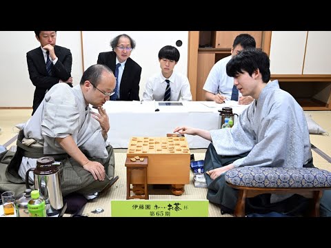 藤井聡太「永世王位」に　将棋王位戦5連覇　最年少22歳１カ月で永世二冠に