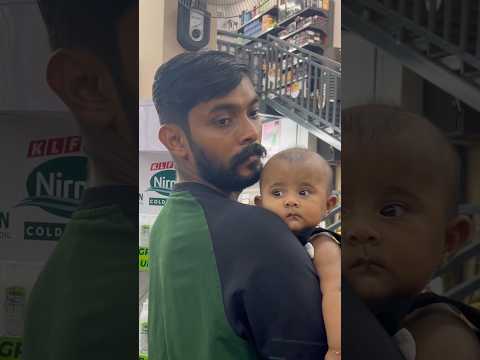 Vada pav കഴിച്ചാലൊ ##familyvlog #beachvibes #purchasing #trendingshorts #shortsvideo #babyvlog