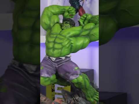 The Hulk Classic statue makes me wanna sing! #hulk #marvel #sideshow #statuereview