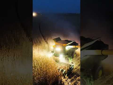 Nighttime Harvest 🌽🌛 #S7Combines #JohnDeere