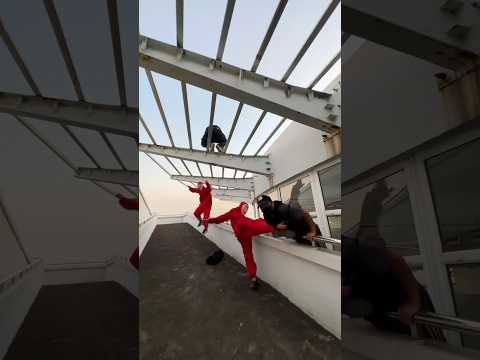 Money Heist vs Police || 7.0 #moneyheist #parkour #police #bubblesgangz #shorts #bubblesmotion