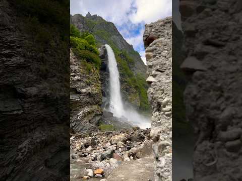 Beautiful waterfall just 1km walk from Badrinath temple #badrinath #shorts #kedarnath #youtubeshorts