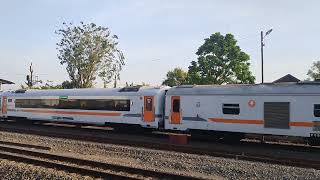 SEGER NGELIHAT @KH.Izqil_Channel #railfans #keretaapi #keretaberbendera #sejarahkeretaapiindonesia