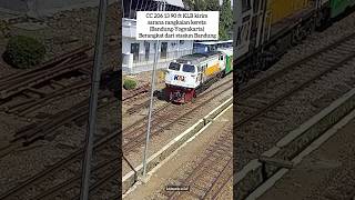 Kereta Luar Biasa kirim sarana berangkat dari stasiun Bandung #kai #kai121 #klb #keretaluarbiasa