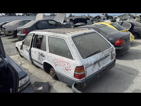 1988 Mercedes-Benz S124 300TD Wagon at Junkyard