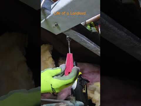 Broken water pipe in attic #shorts #ytshorts #youtubeshorts #copper #plumbing