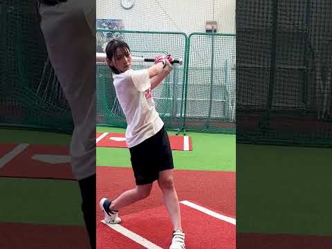 Tokyo gal hits HR with Shohei Otani swing