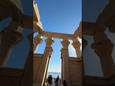 A visit to Philae Temple in Aswan – a gorgeous Isis temple located in a lake in Egypt!