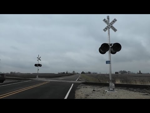 Skare Rd. Grade Crossing (Flagg Center, IL) 12/12/22