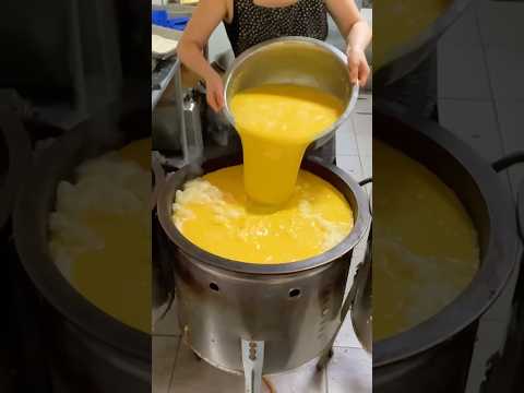 Egg Liquid Waterfall／蛋液瀑布！超壯觀的兩大雞蛋料理奇景 #streetfood