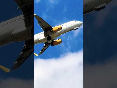 Vueling despegando Aeropuerto de Barcelona #youtubeshorts #shorts #short #aviation #planespotting