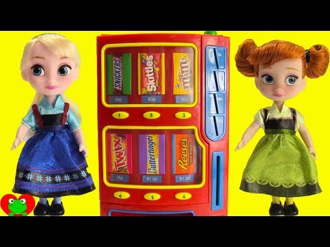 Frozen Anna Buys Candy with Elsa and Princesses At Vending Machine