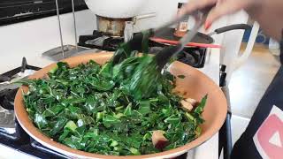 HOW TO MAKE EASY COLLARD GREENS  |  SOULFOOD FOOD RECIPE