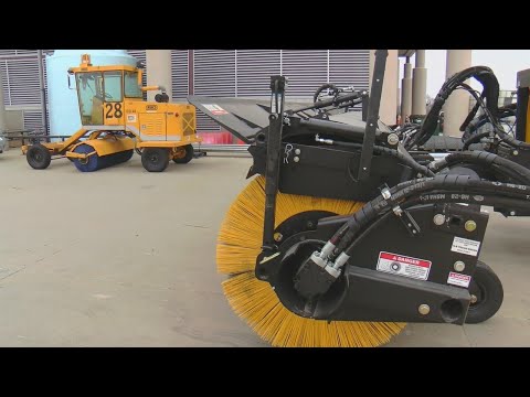 Clinton National Airport preparing for winter weather amidst thousands of national flight cancellati