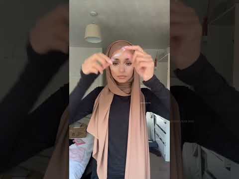 Viral neck and chest coverage hijab style🧕🏼 #hijabi #hijabtutorial #hijabstyle