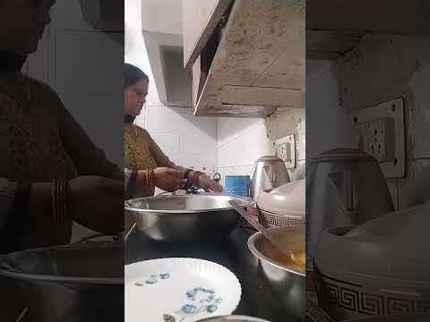 Full vlog of making kadhai paratha in breakfast...#maakehathkakhaana #like #shaare