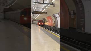 London Underground Bakerloo line #london #londonwalks #londonlife