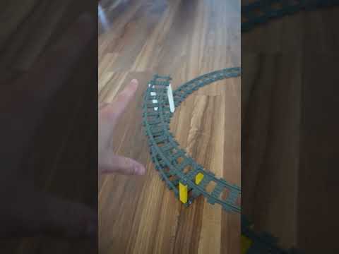 Are the New Lego Train Wheels Better On Curves?