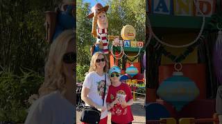 Disney's Hollywood Studios 🎸🎄🤩 #disney #christmas #toystoryland #hollywoodstudios #minivlog #rides