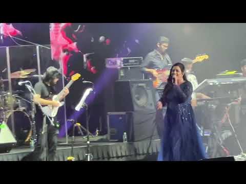 Chikni Chameli - Angneepath - Shreya Ghoshal in Dubai