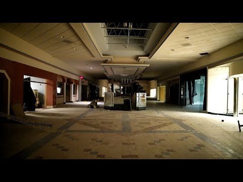 ABANDONED MALL with power (found creepy statues)