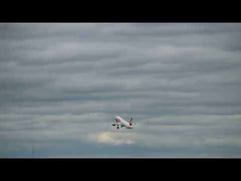 Lauda A320-200 Takeoff Birmingham BHX