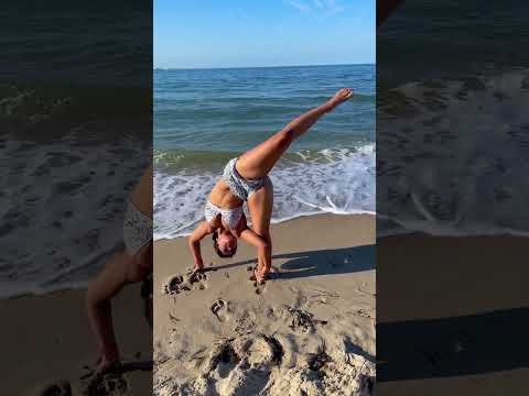 Beach yoga poses #yoga #howtobecomeayogateacher #motivation #yogafortherestofus