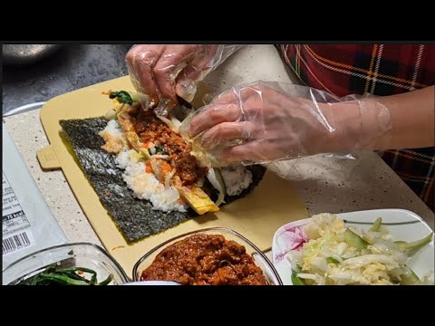 40대 주부/양배추와 제육볶음으로 건강한 웰빙 김밥/단무지,햄,맛살 안 넣은 김밥/남은 김밥과 제육볶음으로 또 한끼 해결/찡하고 아쉬웠던 아들의 초등 졸업식/이젠 안녕👋