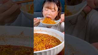 MUKBANGER SLURPING ON BIGGEST BOWL OF NOODLES #mukbang #bigbitesmukbanger #eatingasmr #food