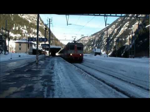 Gare d'Erstfeld et de Göschenen - 28/12/11 "Neige et Re 4/4II"