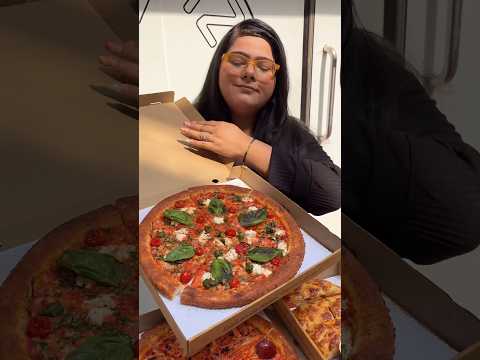 Most Viral Pizza In Delhi NCR | Worth It? #foodshorts