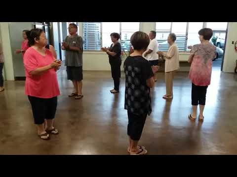 Bon Dance in Hawaii "Hokkai bon uta" ハワイで盆ダンス「北海盆唄」