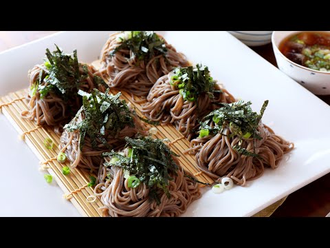 Cold soba with dipping sauce (Memil-guksu: 메밀국수)