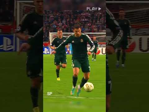 When Ronaldo use his weak foot 😲🔥 #viralvideo #shortvideo