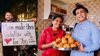 This Architect Sells His Mom’s Delicious HomeMade Vada Pav Streetside! XXL VADAPAV Bengaluru